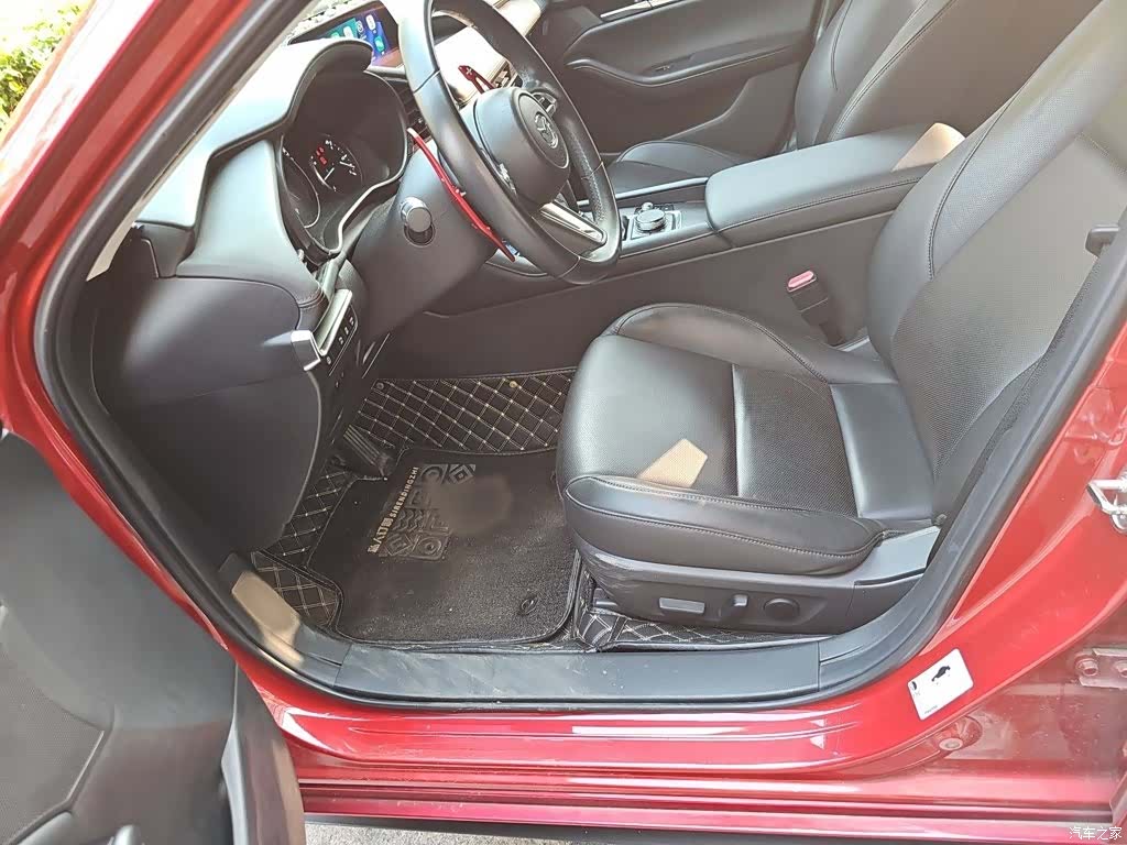 Mazda Mazda3, 2022 14