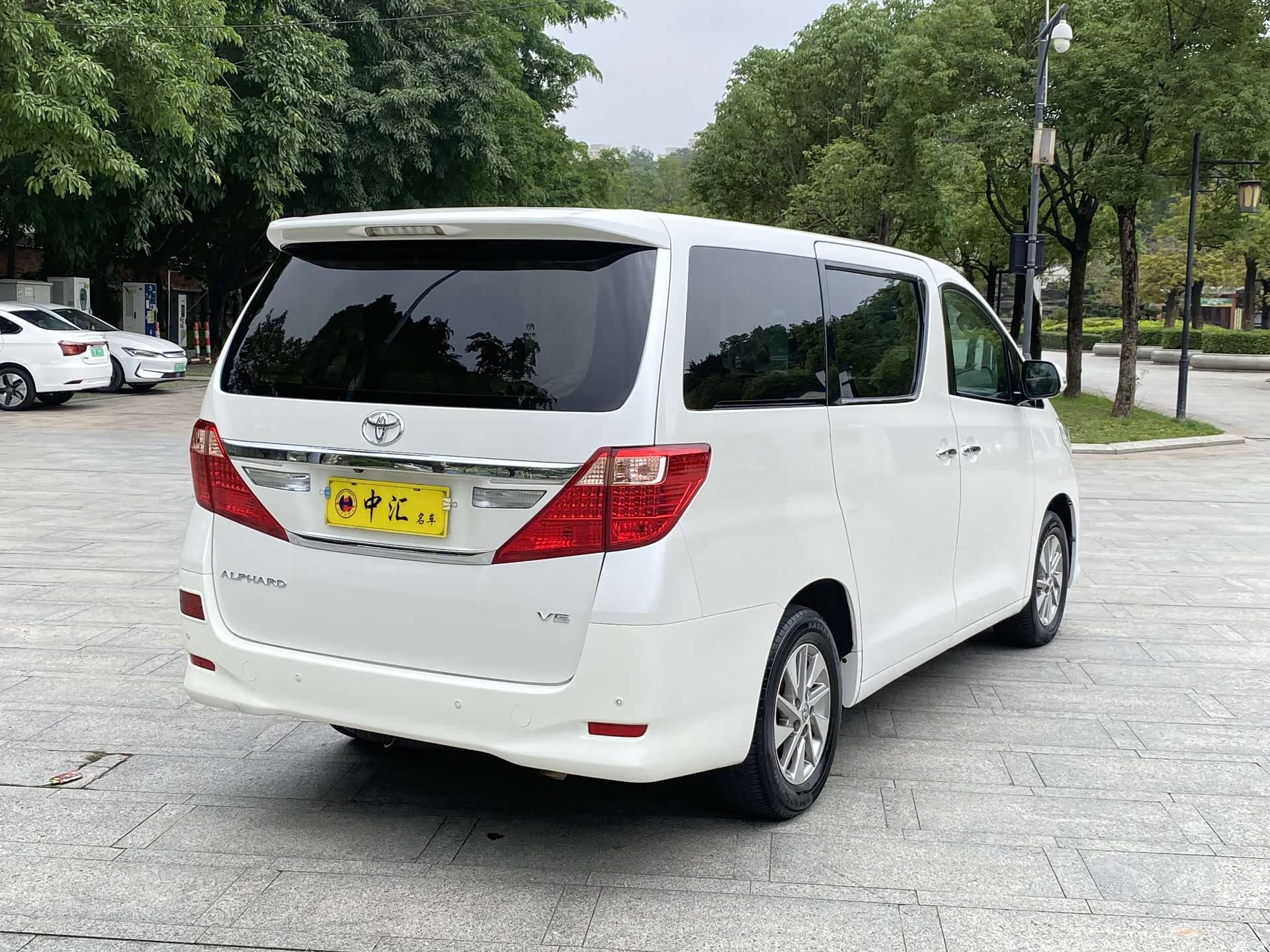 Toyota Alphard, 2012 7
