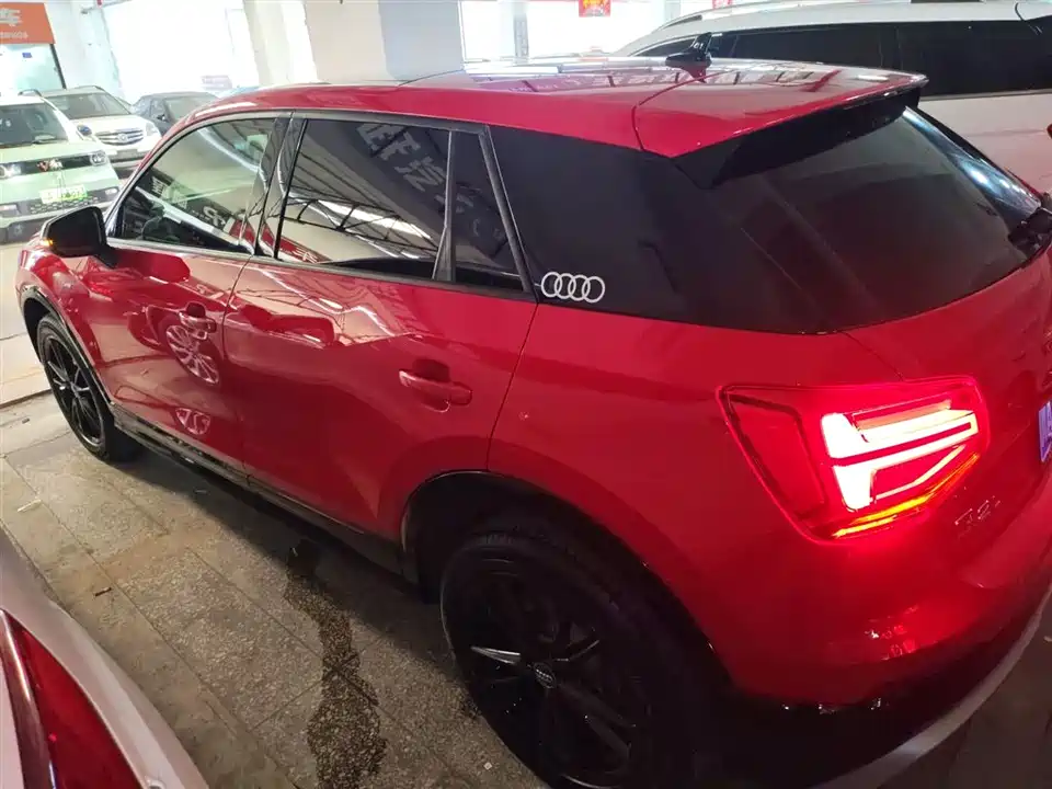 Audi Q2L