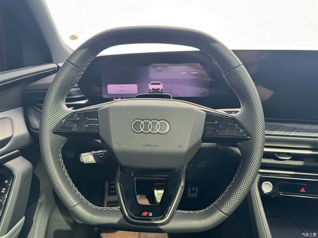 Audi Q5L, 2026 14