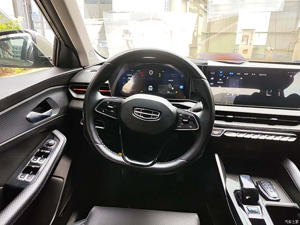 Geely Binray, 2022 11