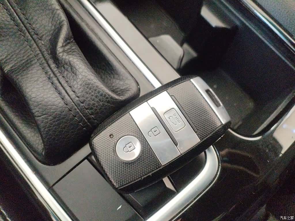 Kia K4, 2015 12