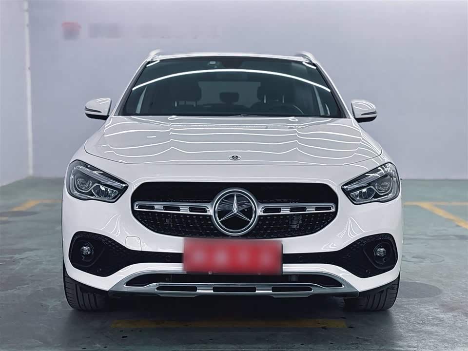 Mercedes-Benz GLA Mercedes-Benz GLA