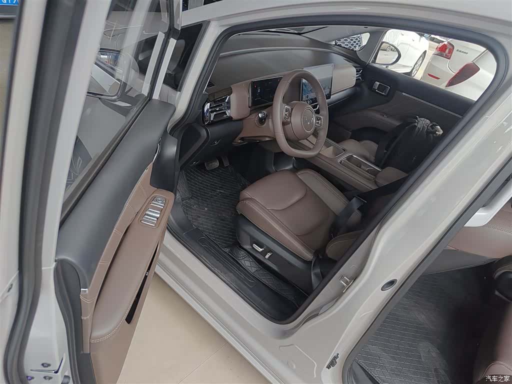 Wuling 730, 2025 12