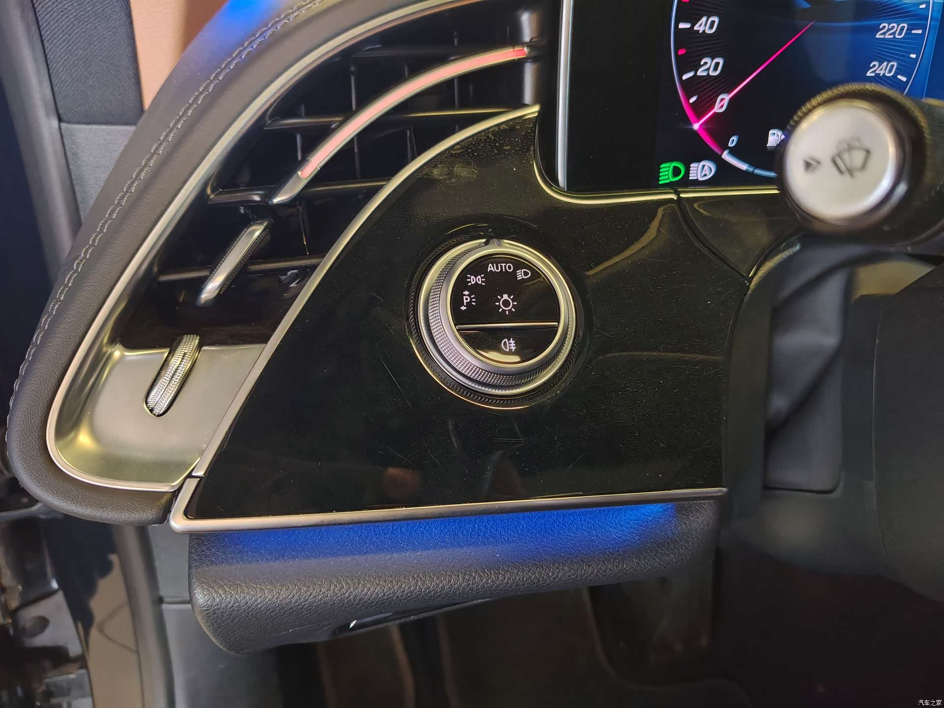 Mercedes-Benz E-Class, 2023 17
