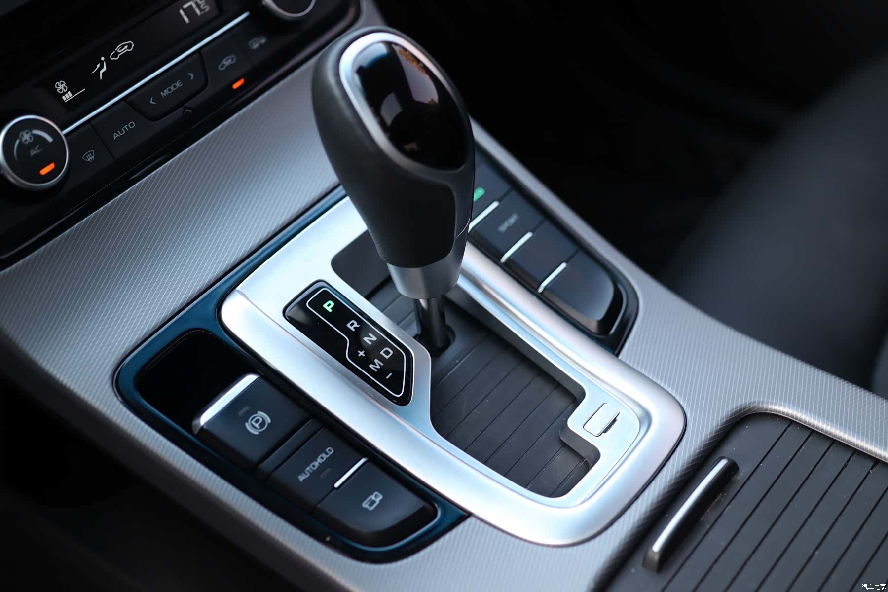 Geely Emgrand, 2019 18