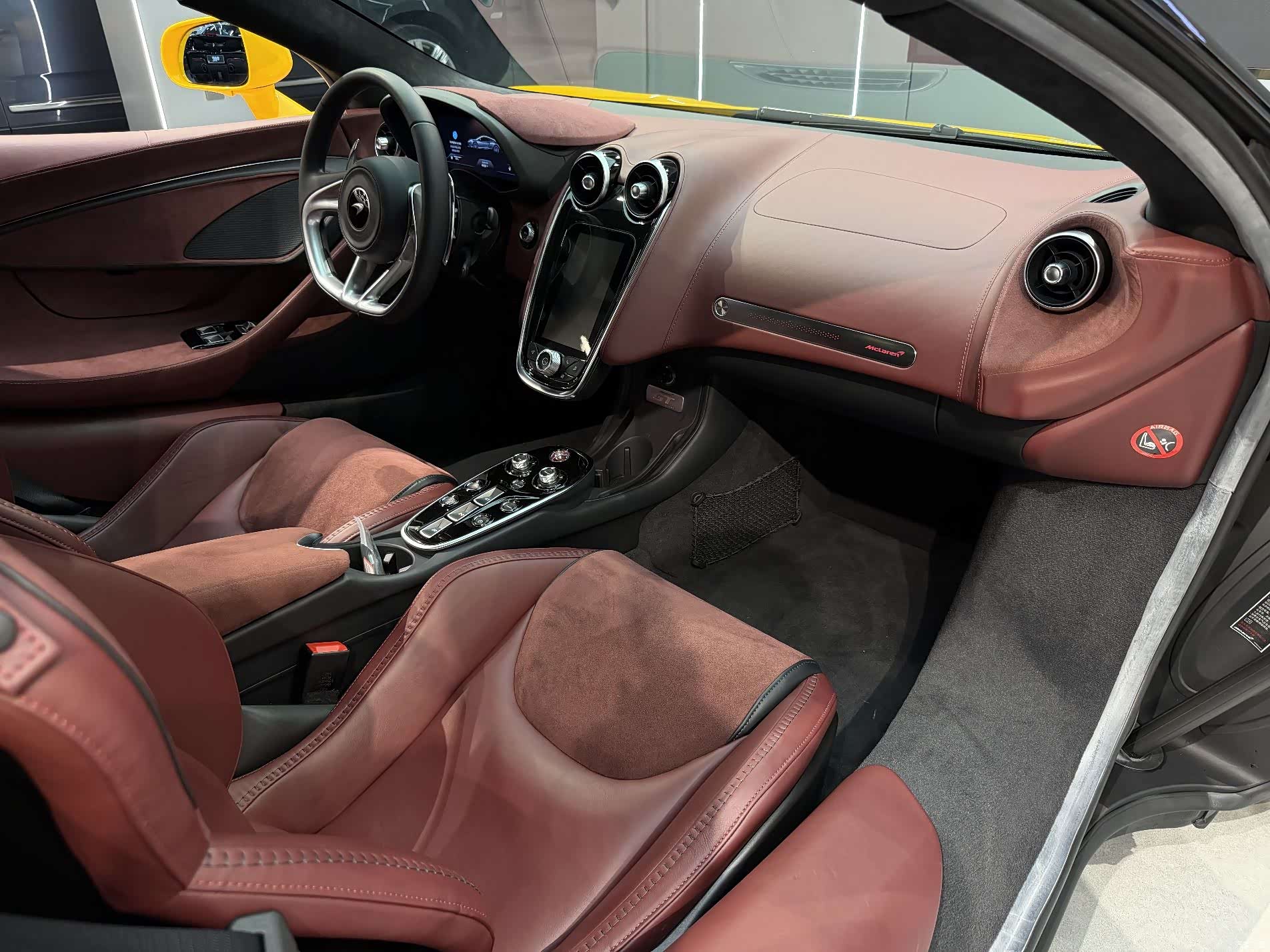 McLaren GT, 2023 все фото