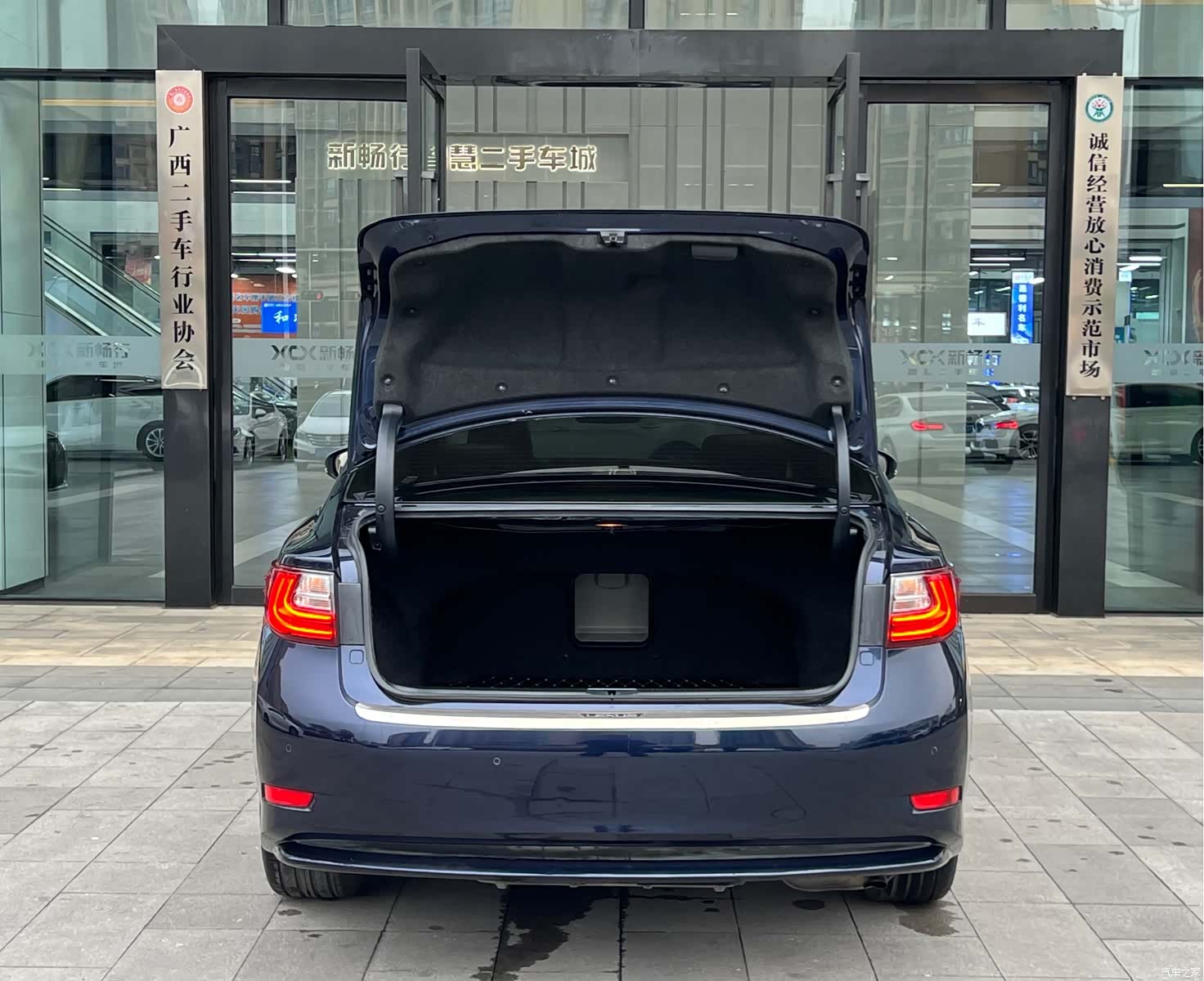 Lexus ES, 2018 17