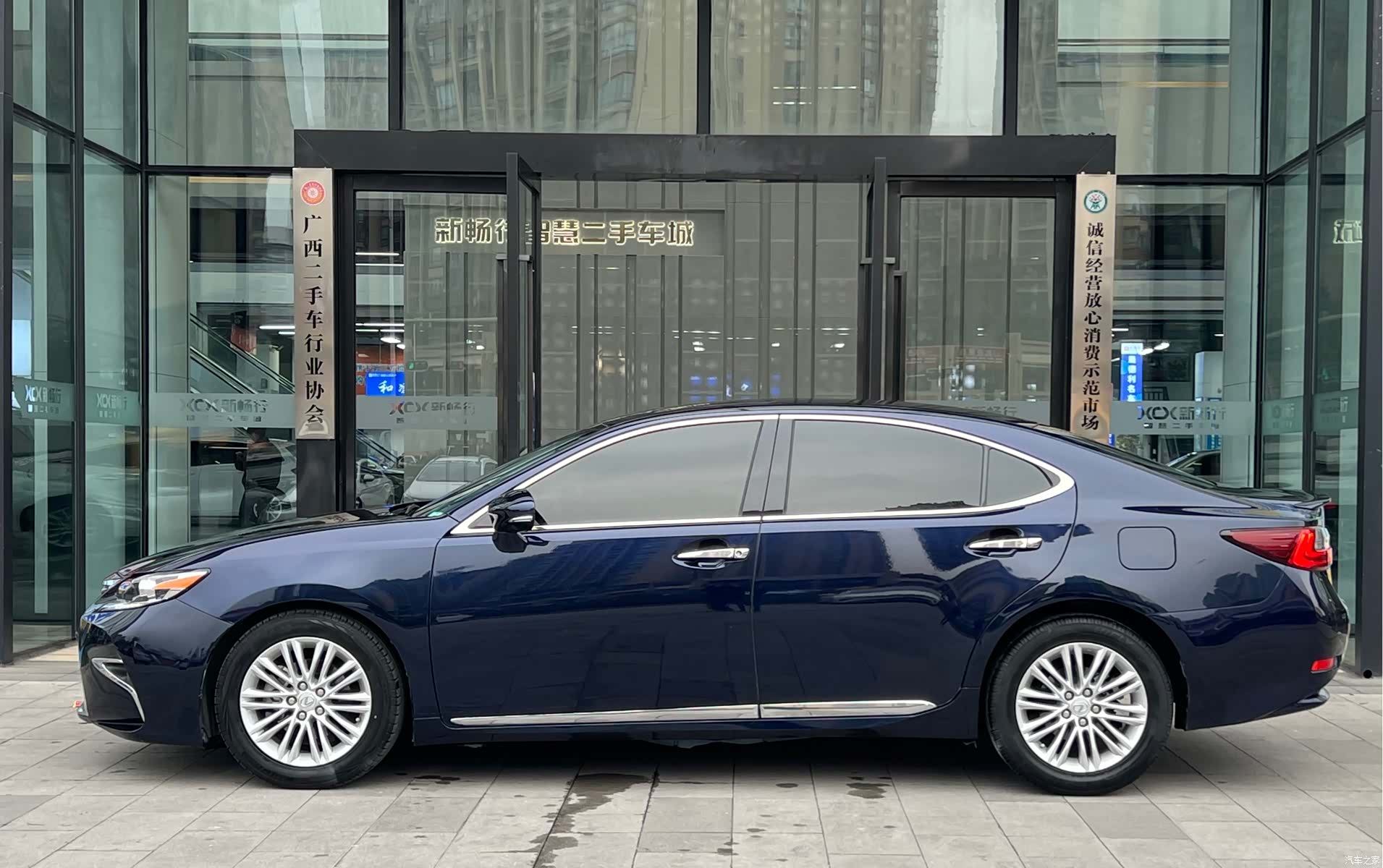 Lexus ES, 2018 3