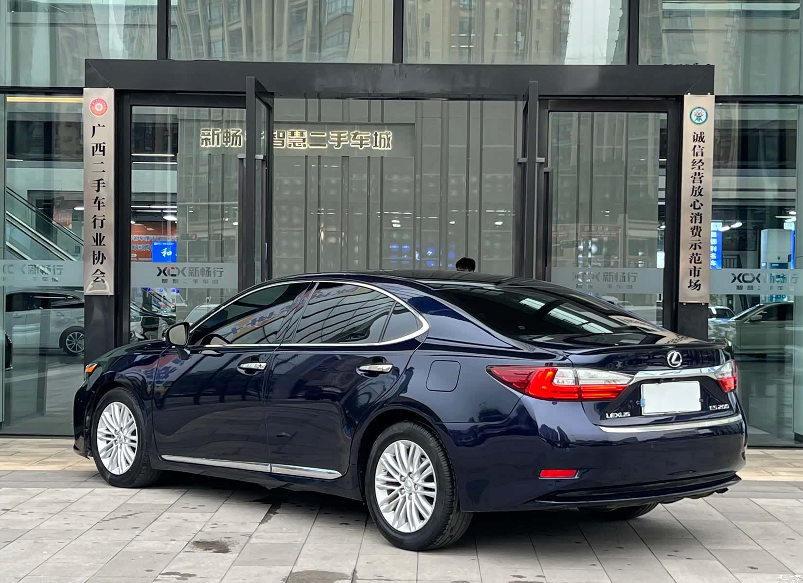Lexus ES, 2018 4