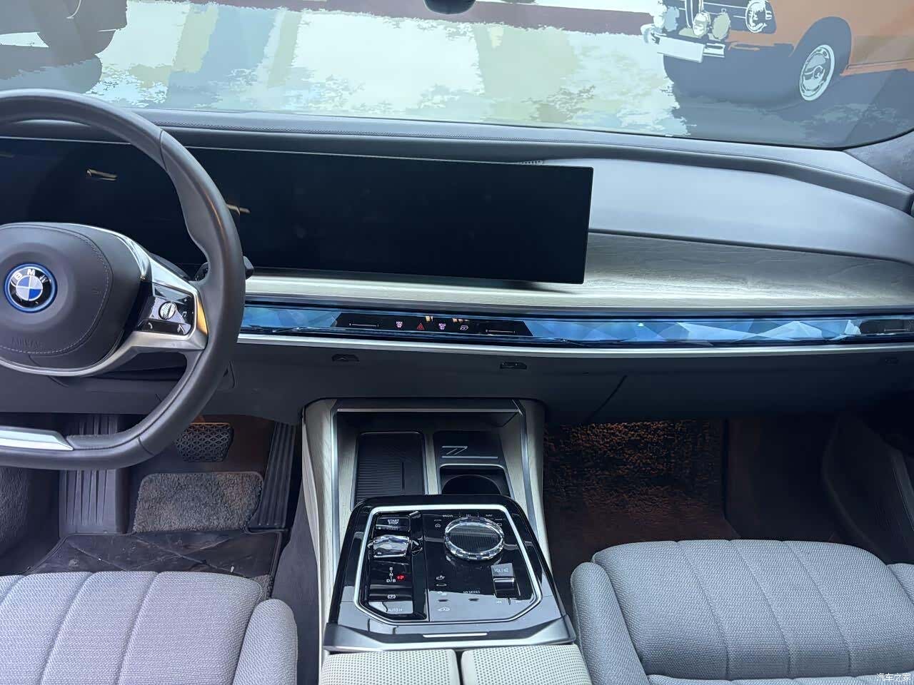 BMW i7, 2024 14