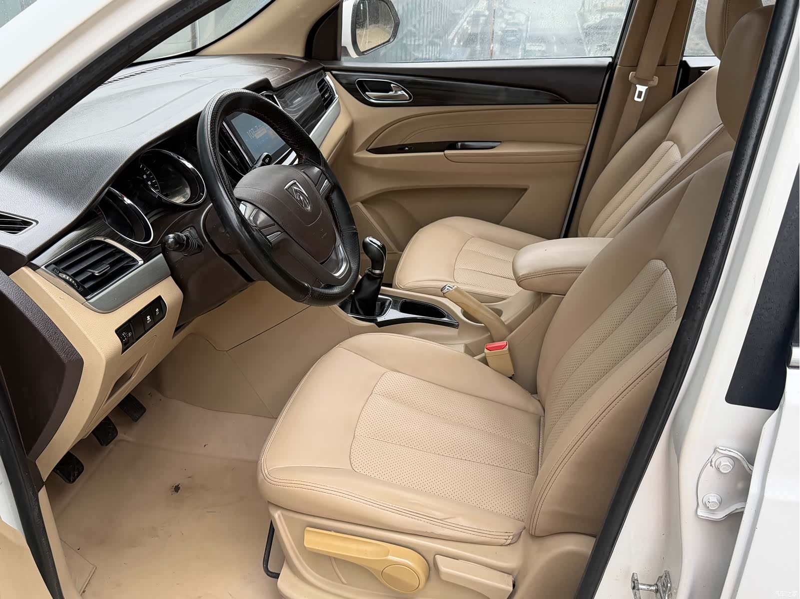 Wuling 730, 2016 7