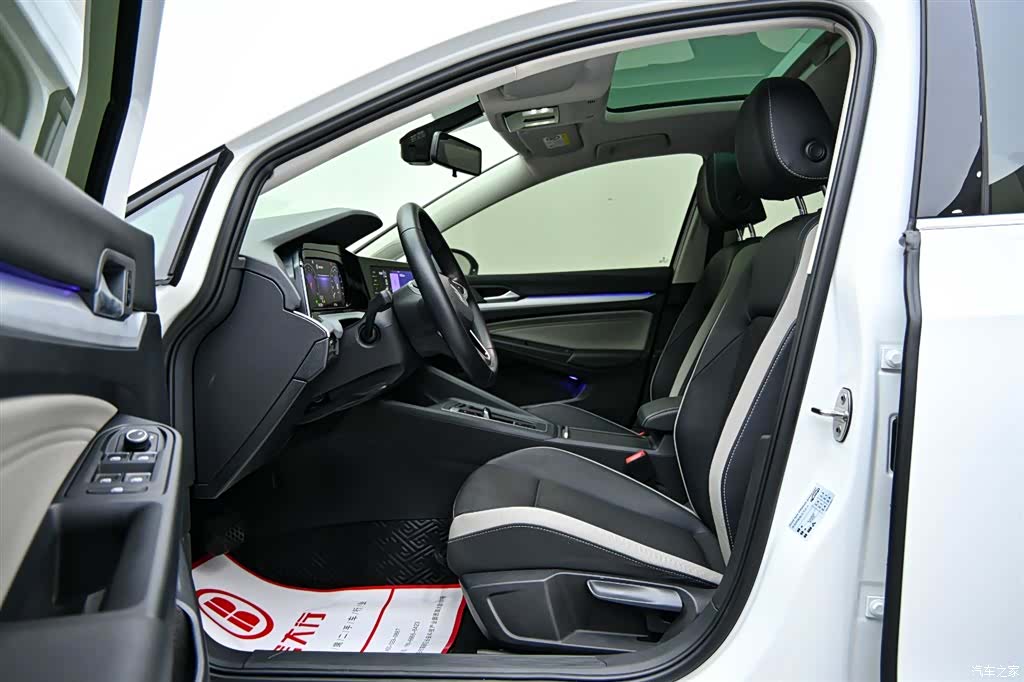 Volkswagen Golf, 2022 11