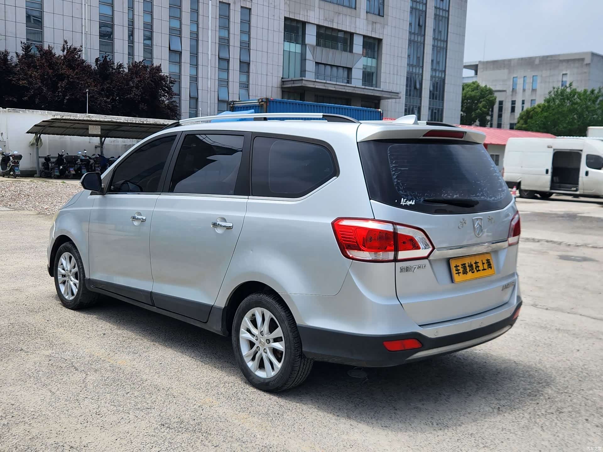 Wuling 730, 2015 все фото