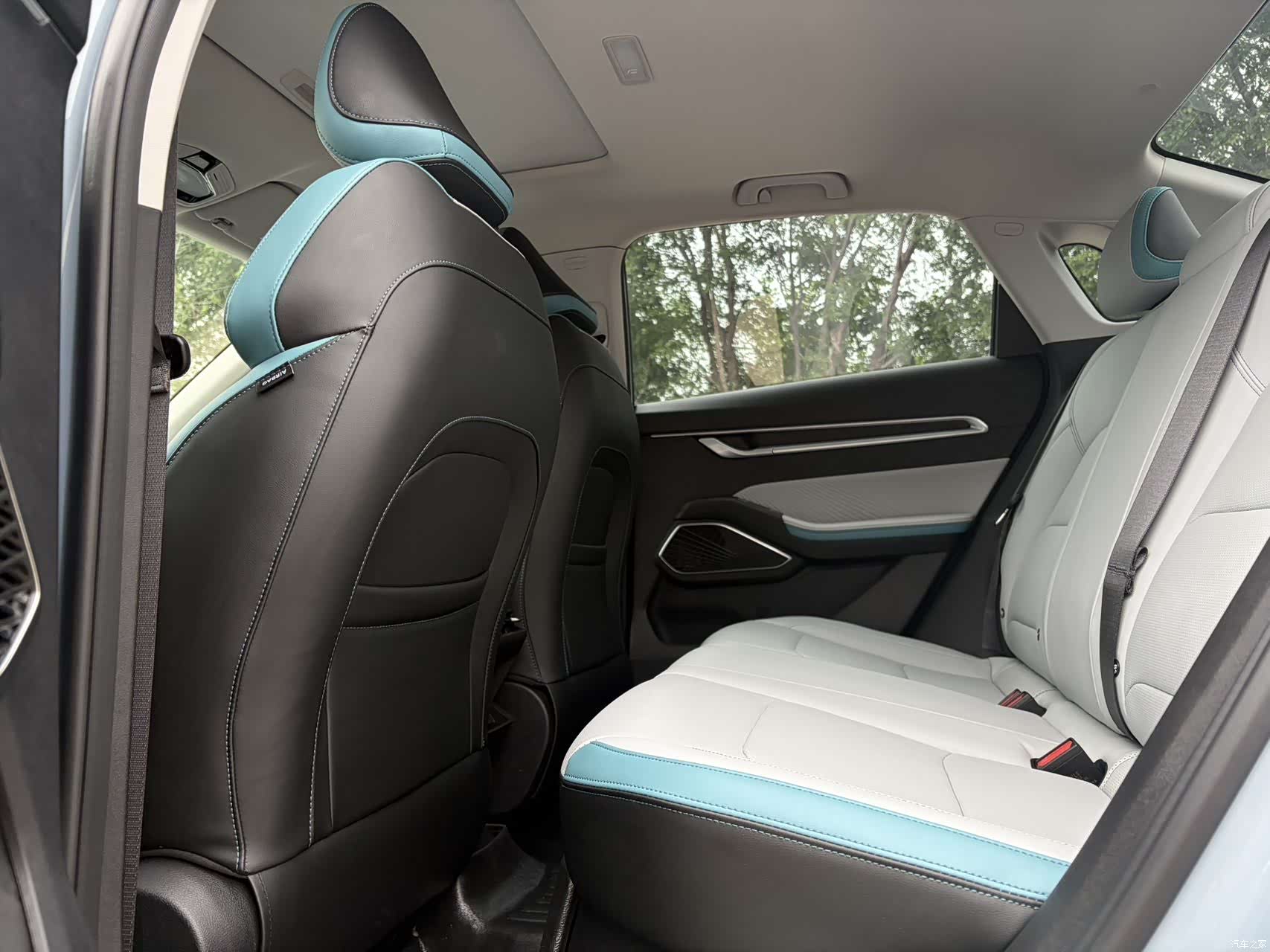 Geely Emgrand, 2023 10