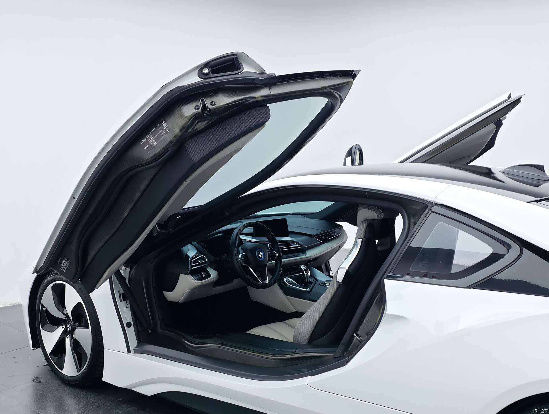 BMW i8, 2017 29