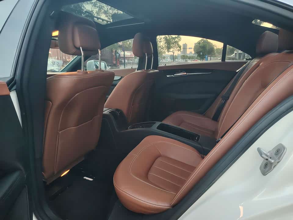 Mercedes-Benz CLS Mercedes-Benz CLS