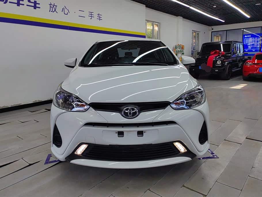 Toyota YARiS L to enjoy
