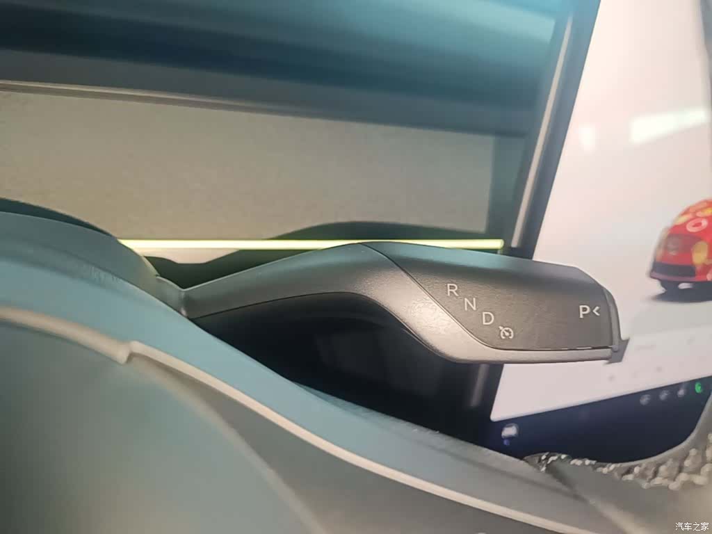 Tesla Model Y, 2024 14