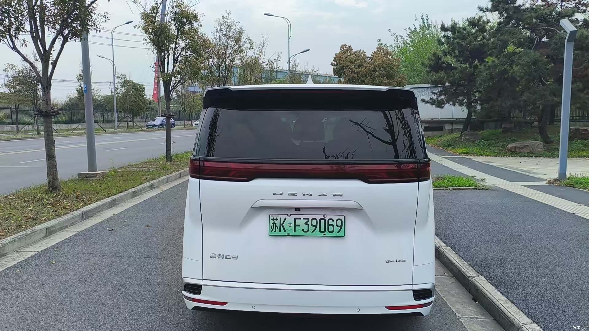 Denza D9, 2023 11