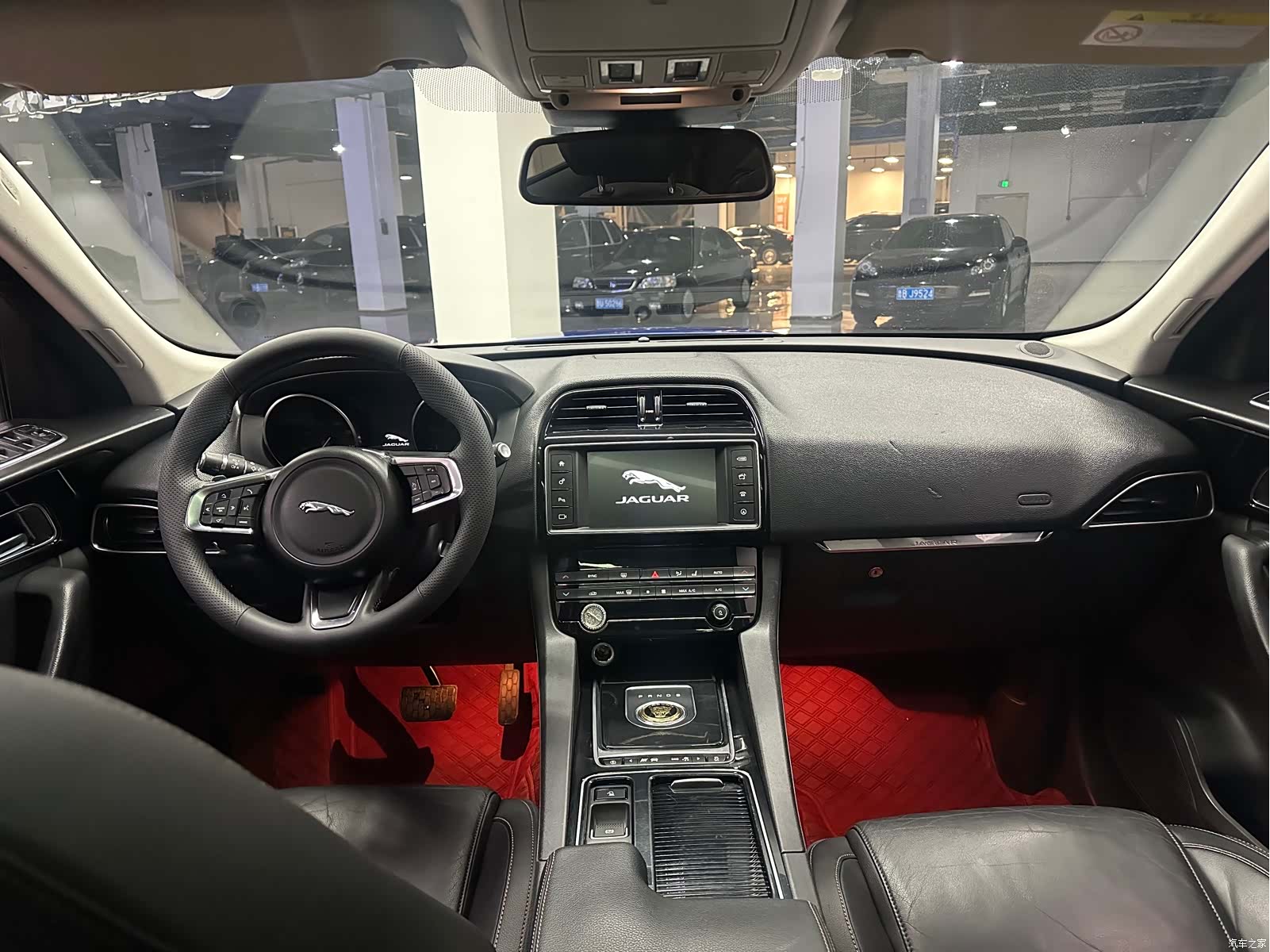 Jaguar F-PACE, 2018 9