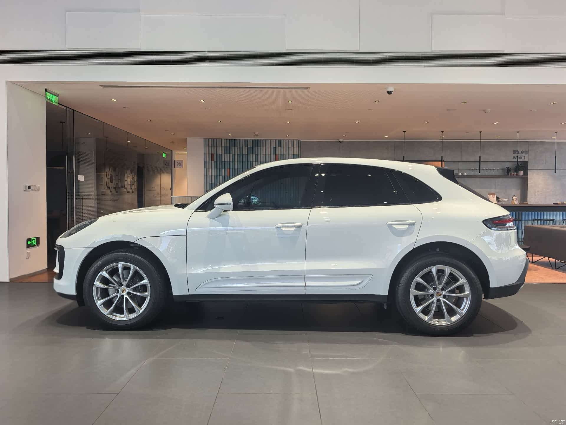 Porsche Macan, 2023 все фото