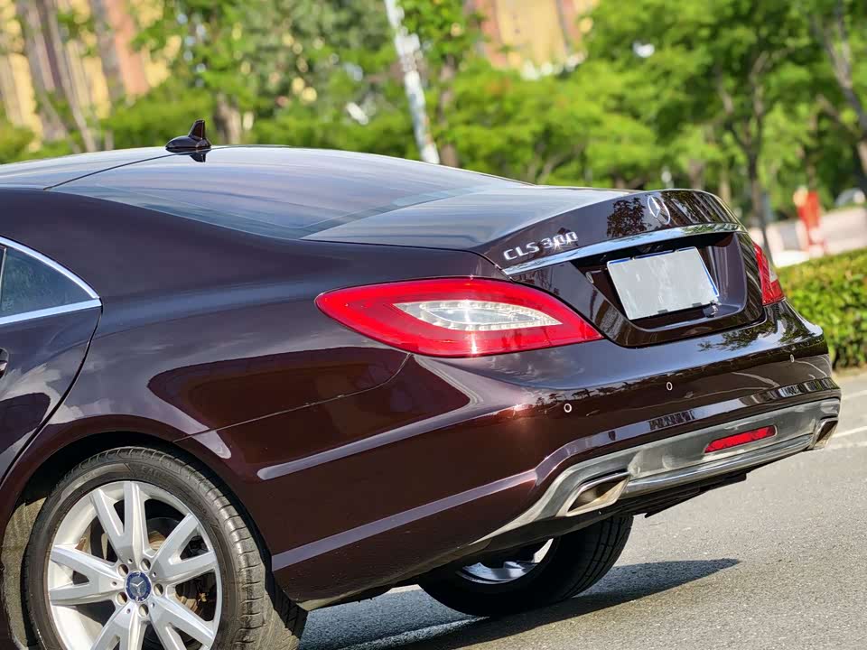 Mercedes-Benz CLS Mercedes-Benz CLS