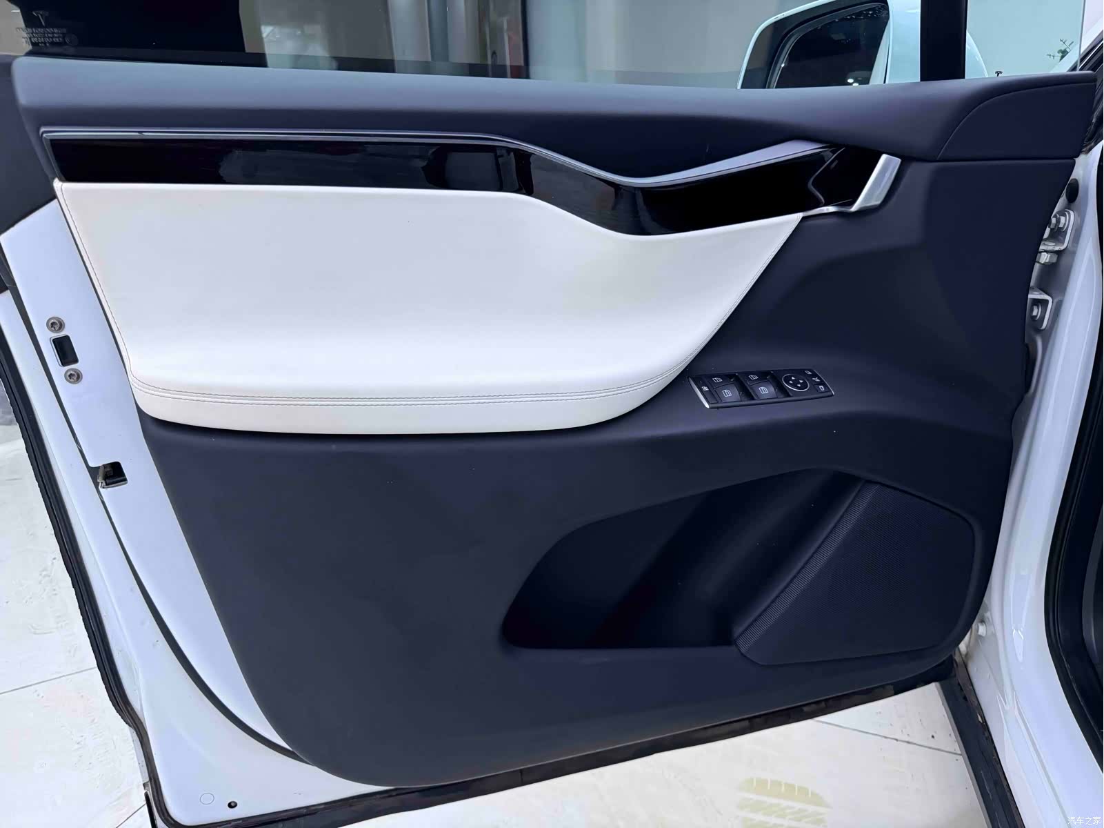 Tesla Model X, 2021 19