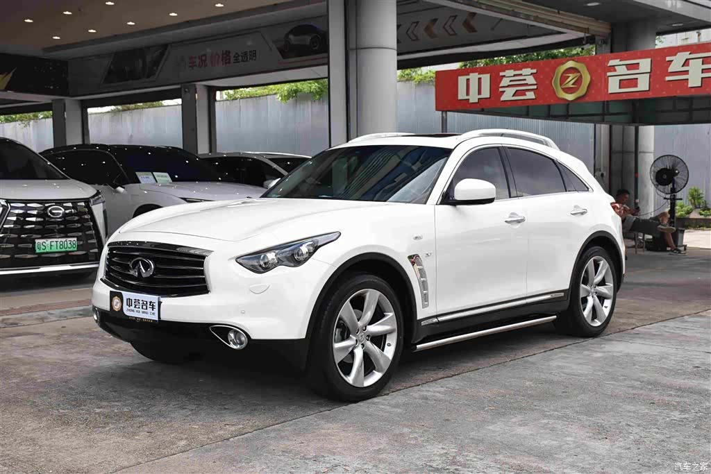 Infiniti QX70