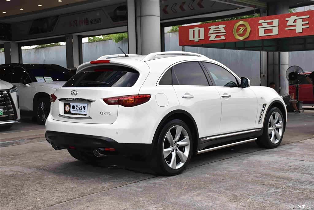 Infiniti QX70, 2015 14