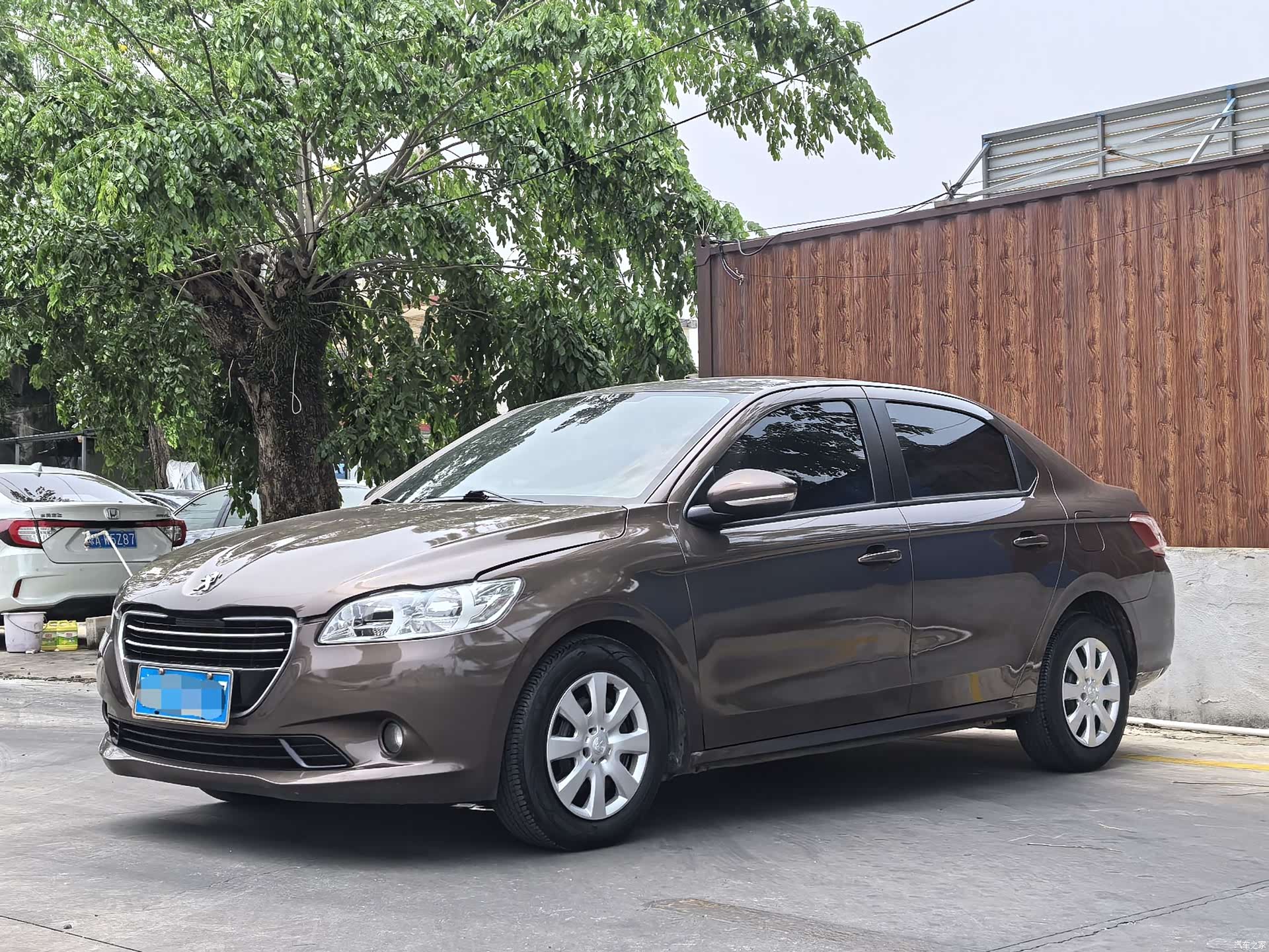Peugeot 301, 2014 1