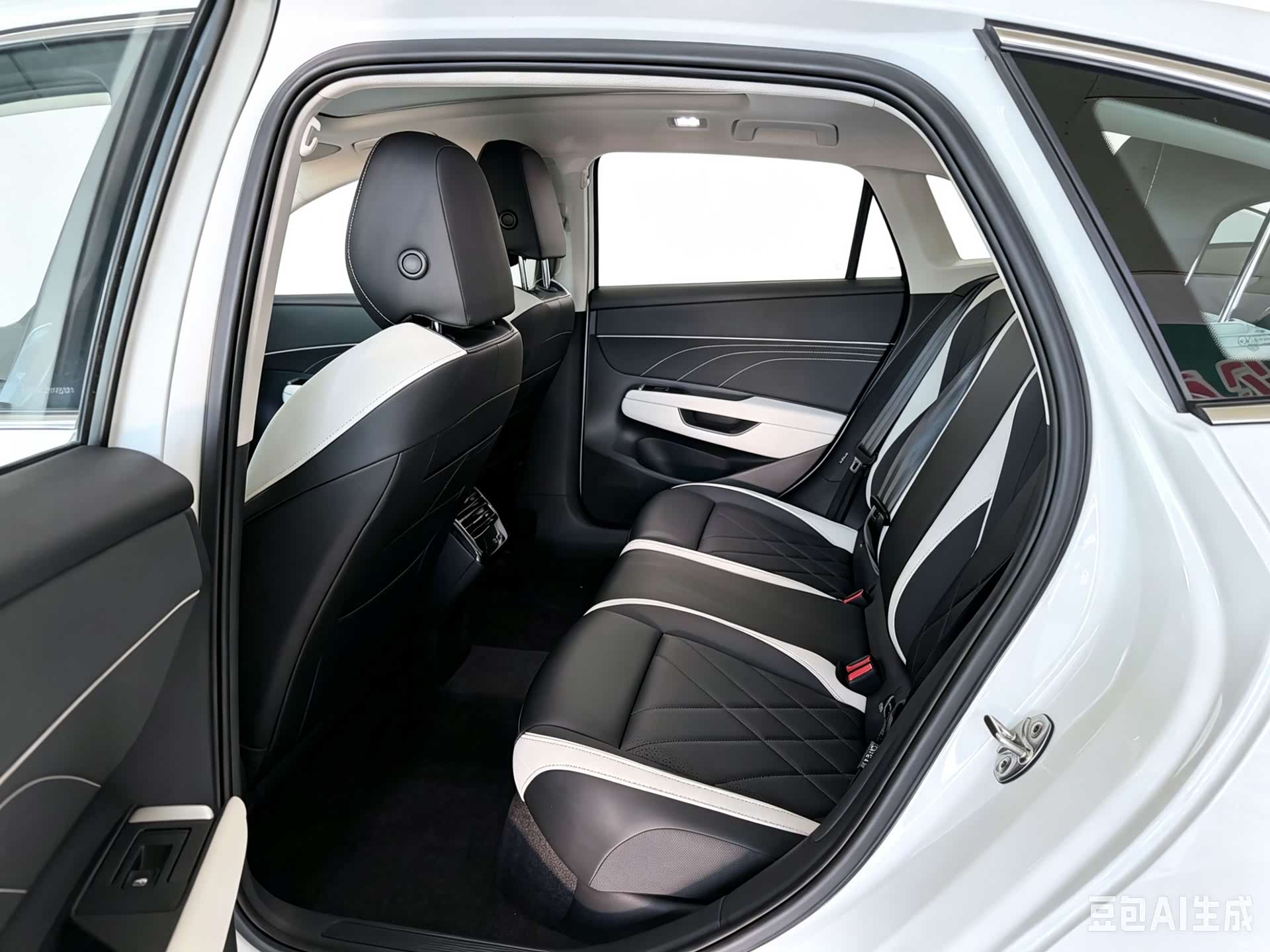 Volkswagen Sagitar, 2025 4