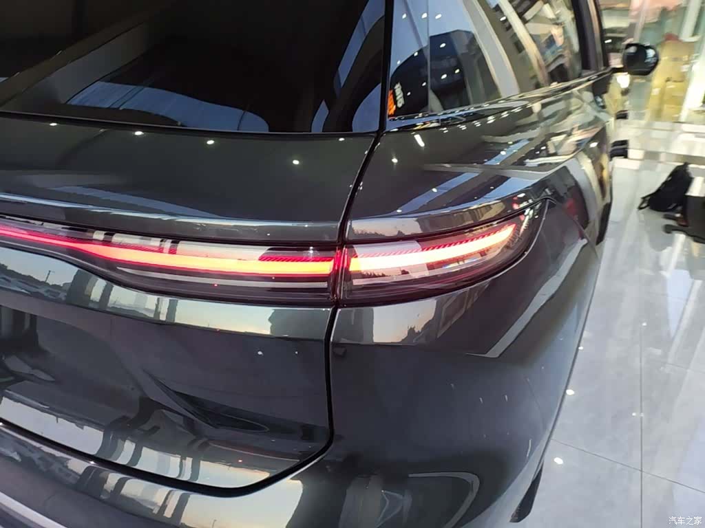 NIO ES8, 2023 8