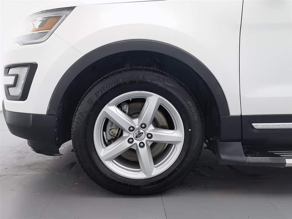 Ford Explorer Ford Explorer