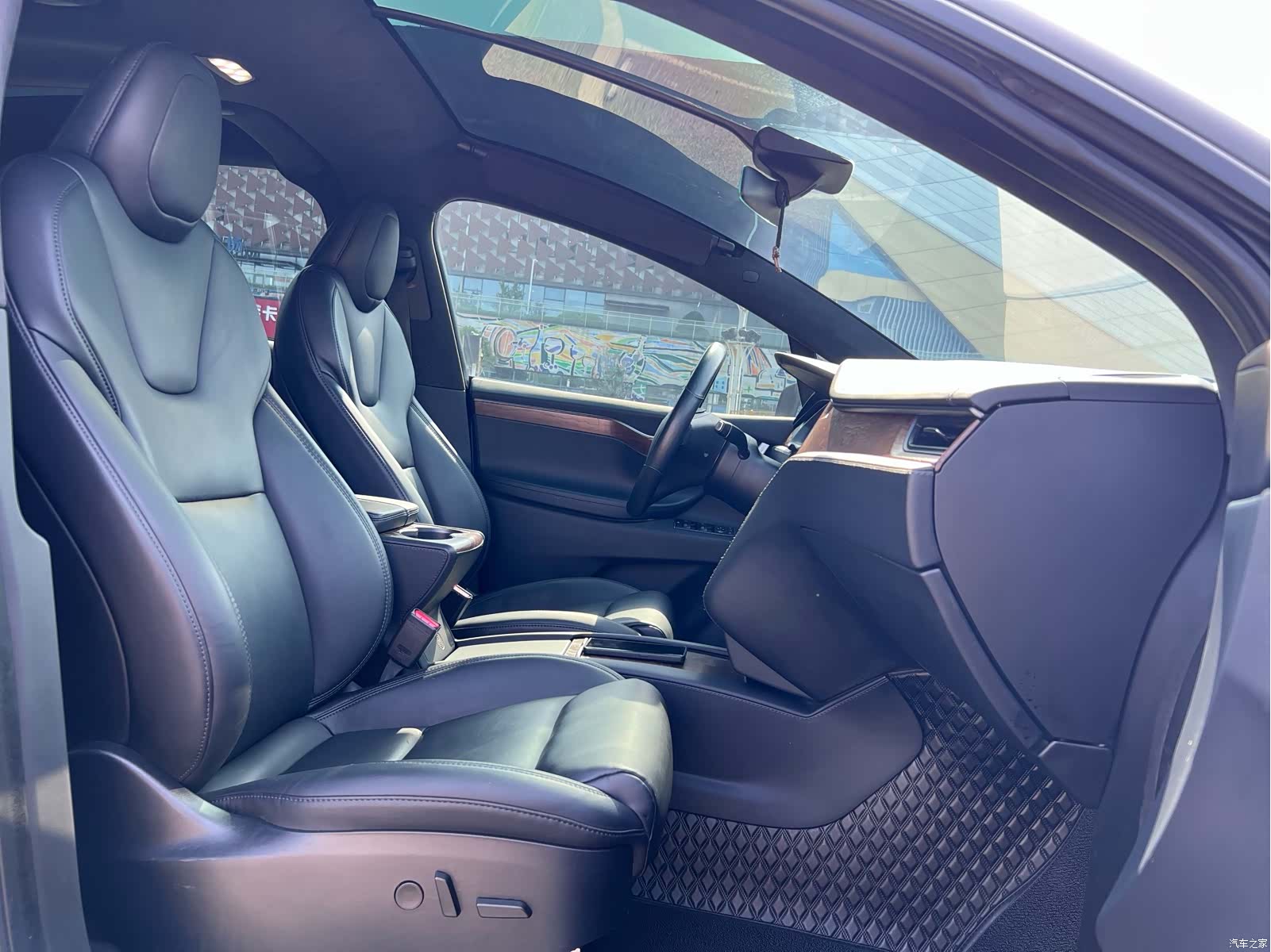 Tesla Model X, 2020 8