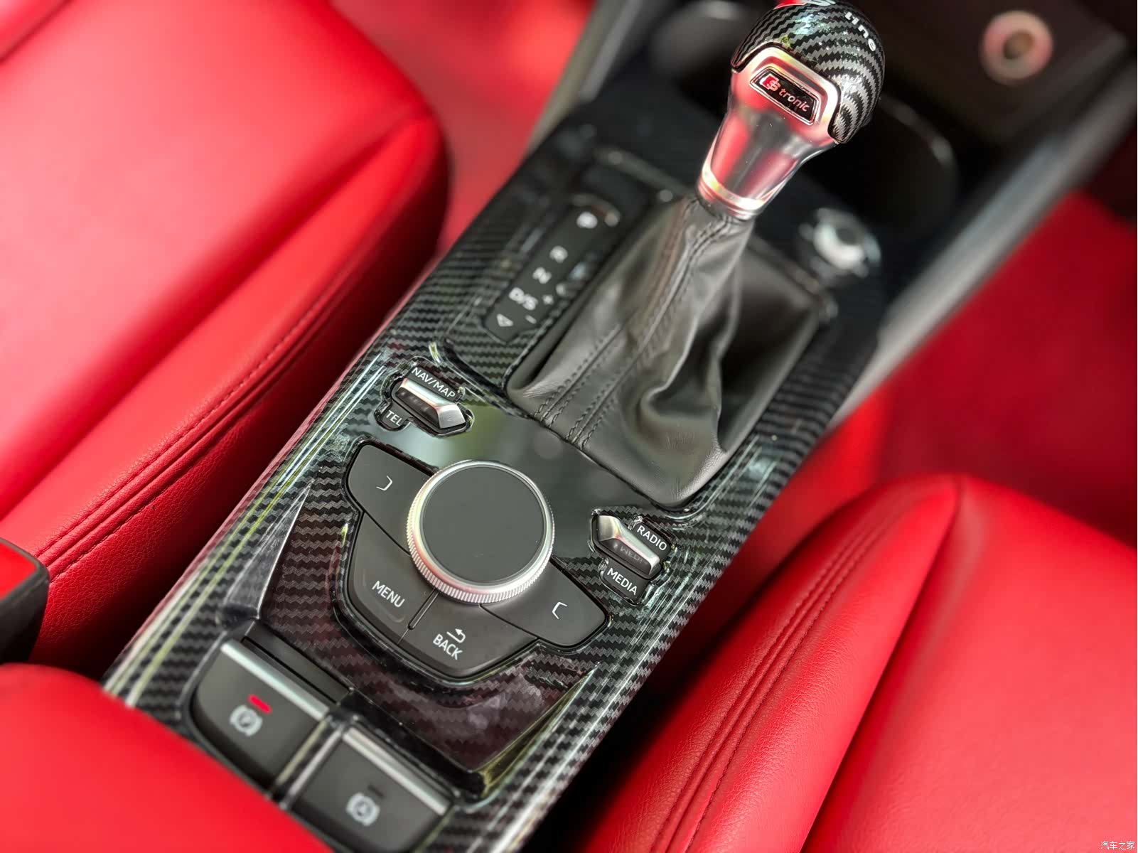 Audi Q2L, 2020 8
