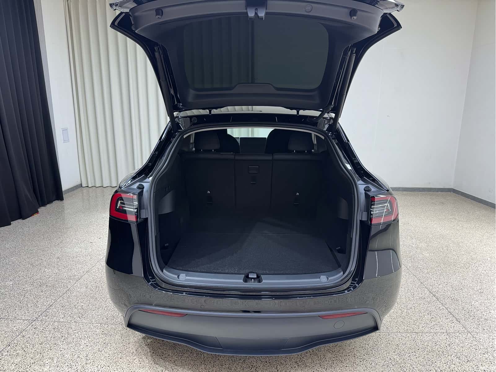 Tesla Model Y, 2022 30