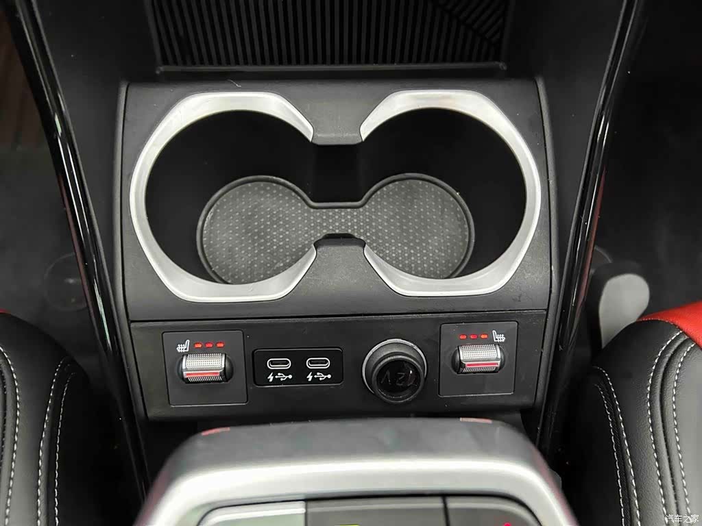 BMW X1, 2024 все фото