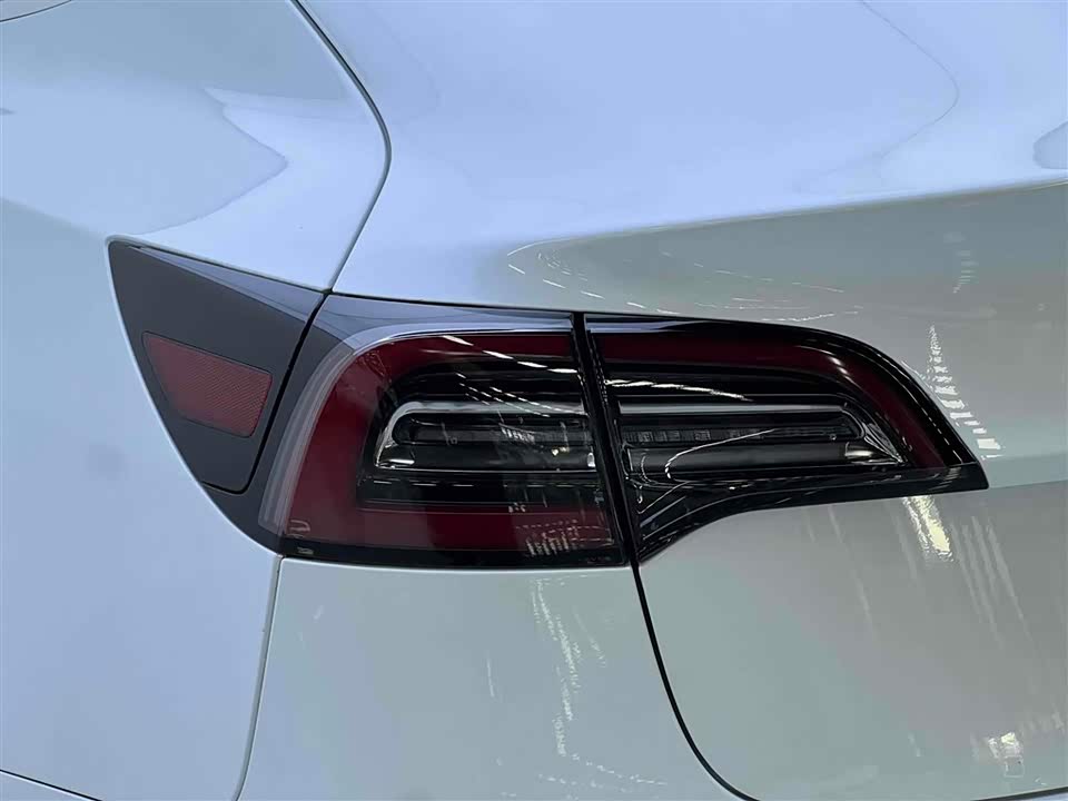 Tesla Model 3 Tesla Model 3