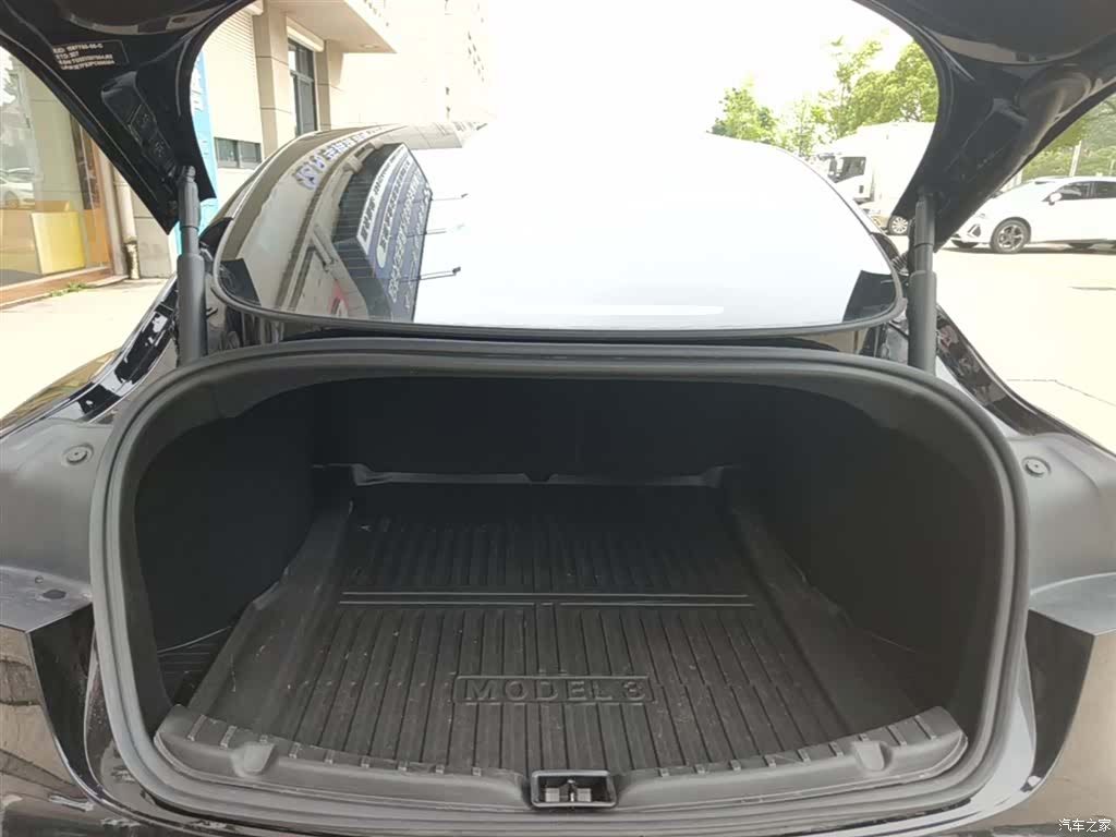 Tesla Model 3, 2023 19