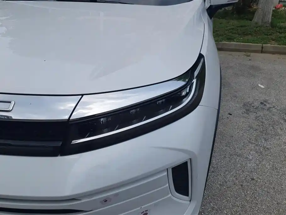 Exeed Chasing the wind