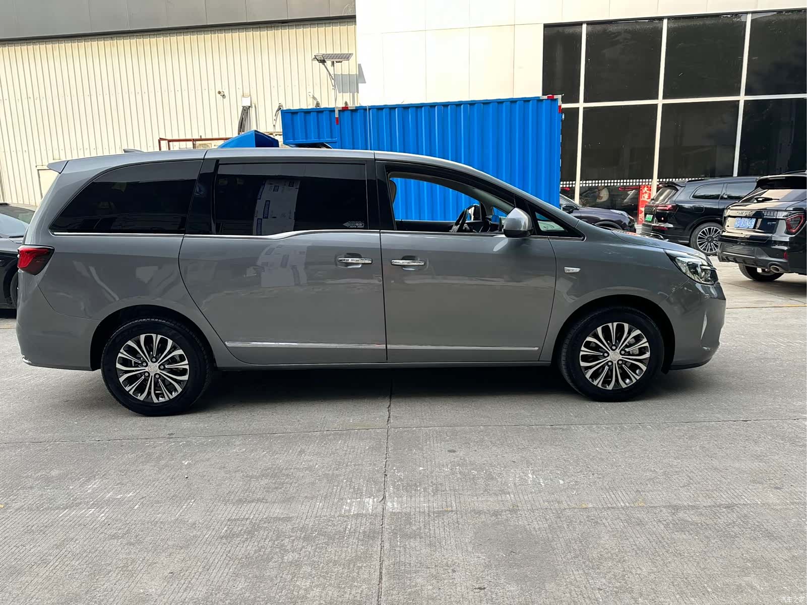 Buick GL8, 2022 4