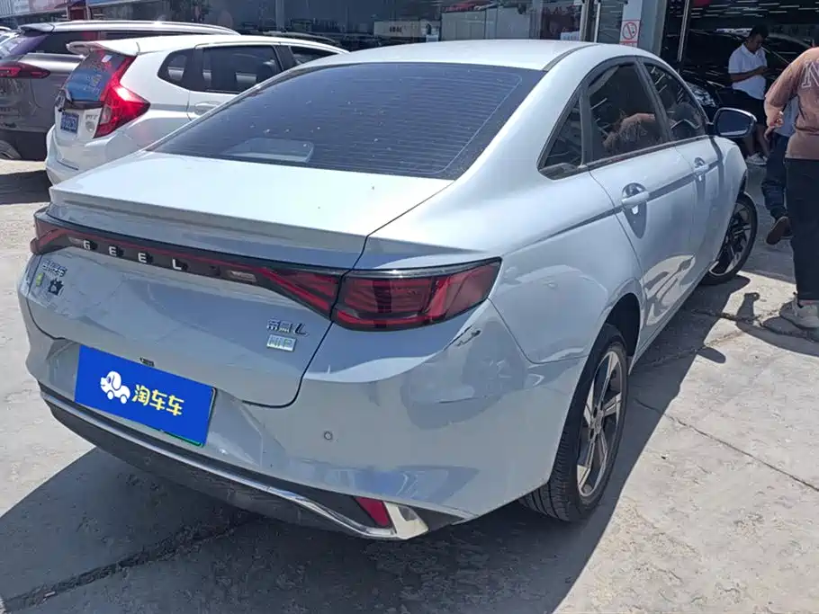Geely Emgrand L HiP