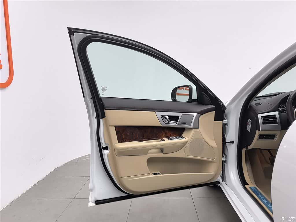 Jaguar XF, 2014 8