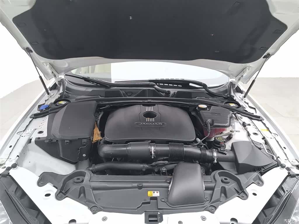 Jaguar XF, 2014 6