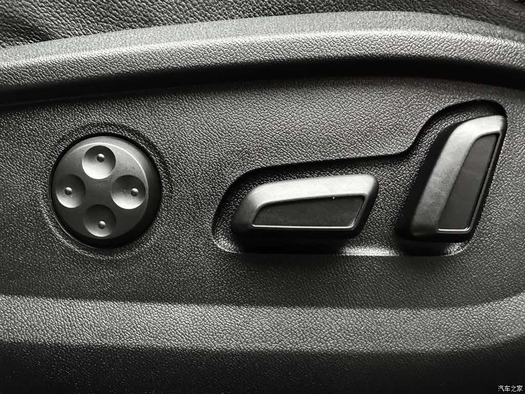 Audi Q2L, 2022 17
