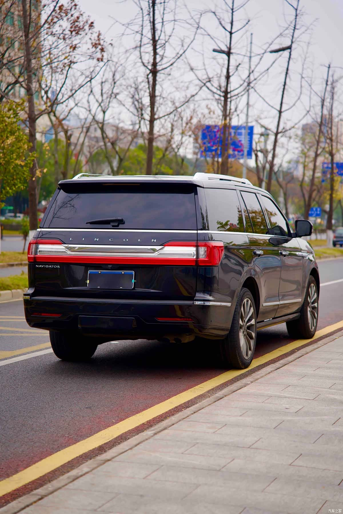 Lincoln Navigator, 2019 все фото