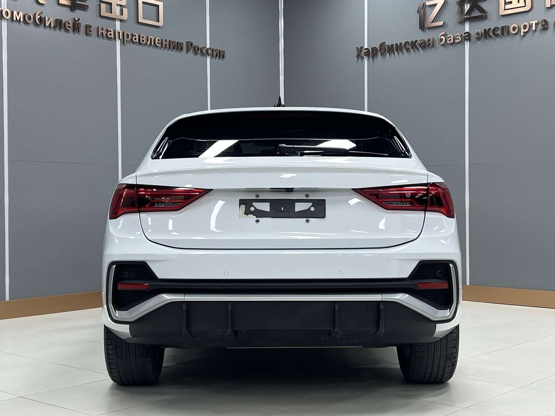 Audi Q3, 2022 все фото