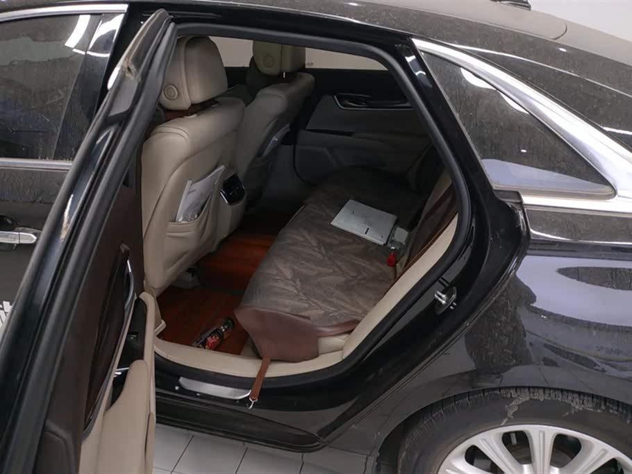 Cadillac XTS
