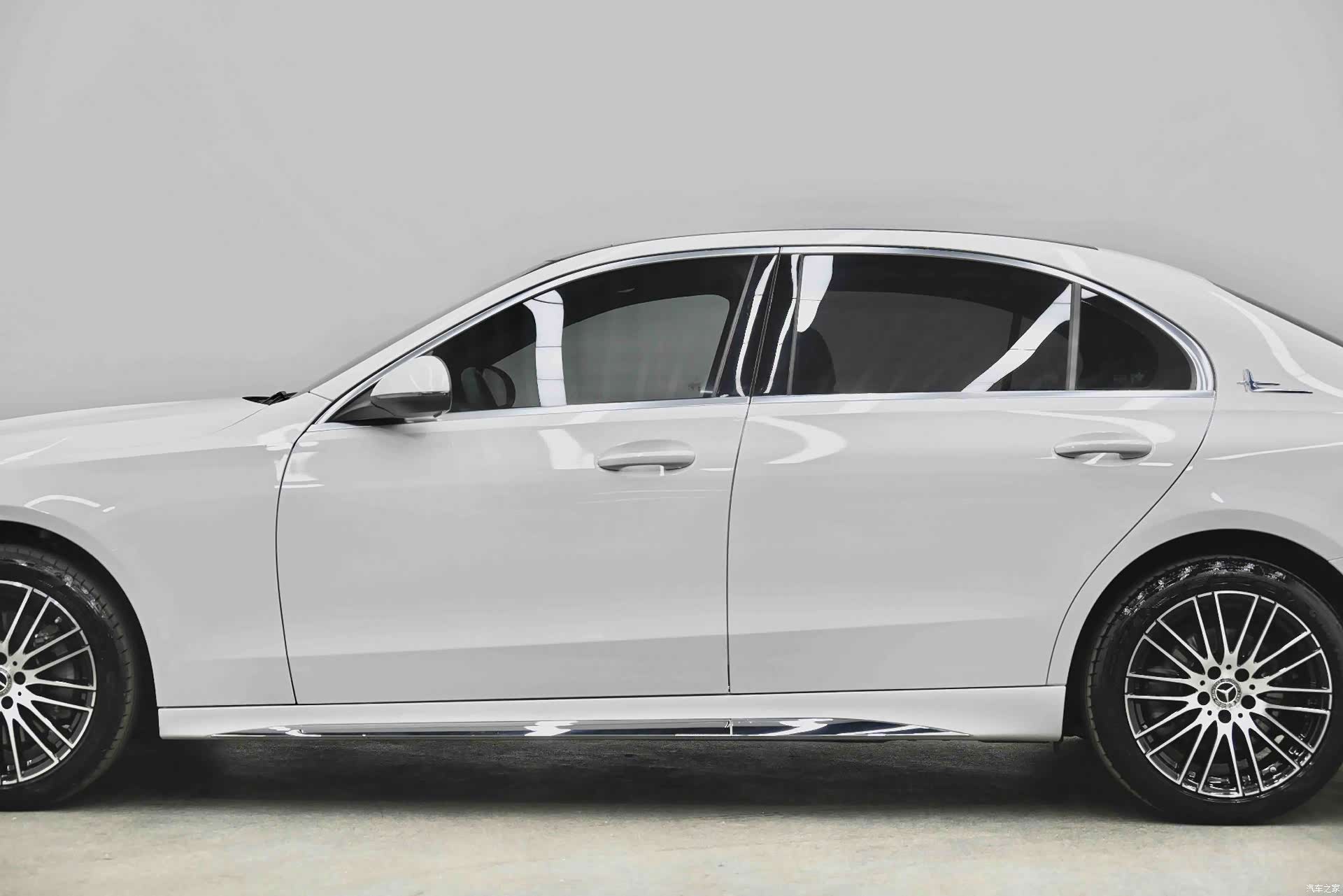 Mercedes-Benz C-Class, 2024 26